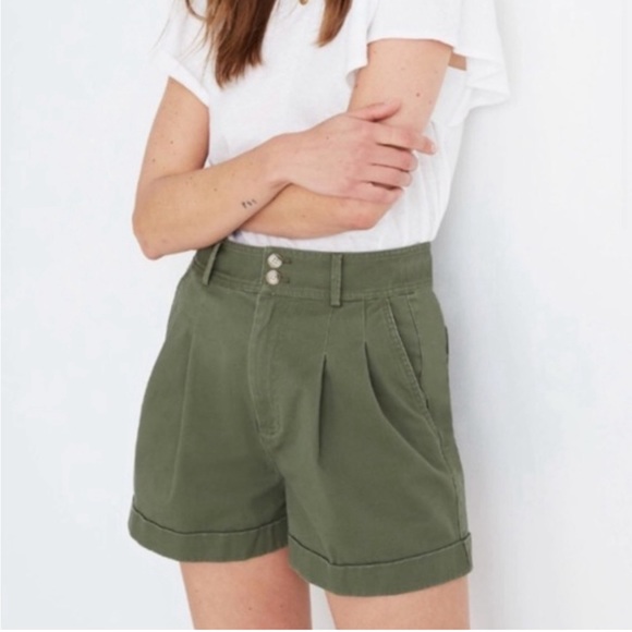 Madewell Pants - Madewell Pleated Shorts Size 10 Military Green High Waisted